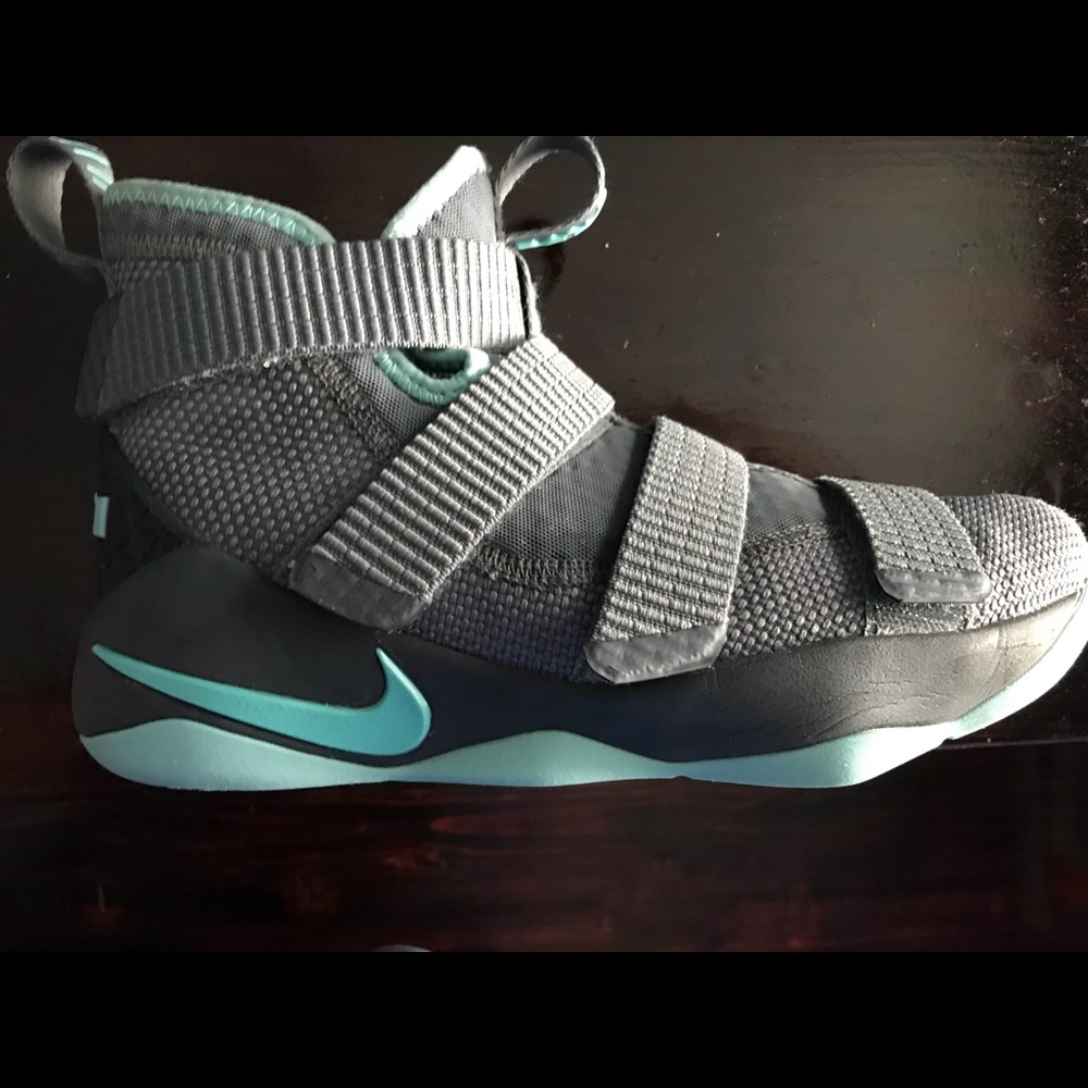 Nike Lebron Soldier XI Grade School